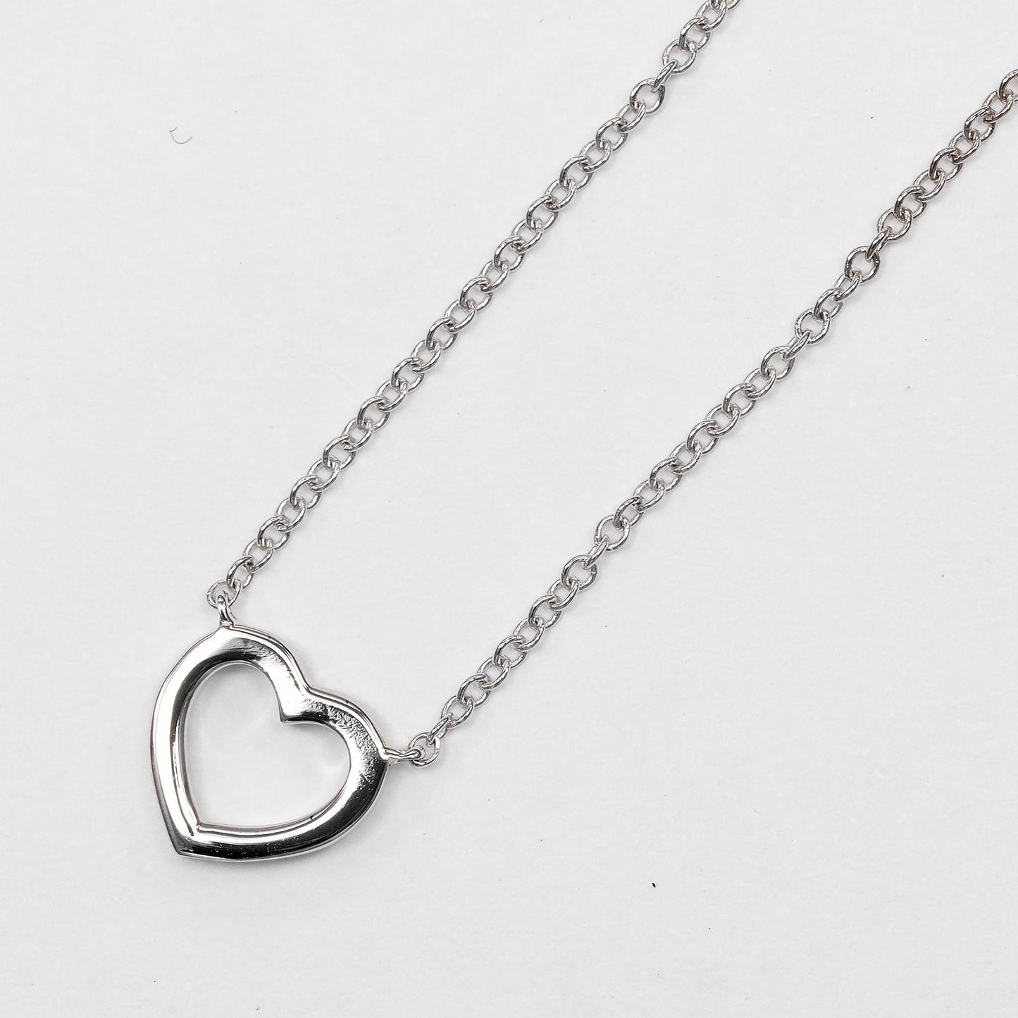Tiffany & Co Metro Heart 18k White Gold Diamond Necklace — view 3
