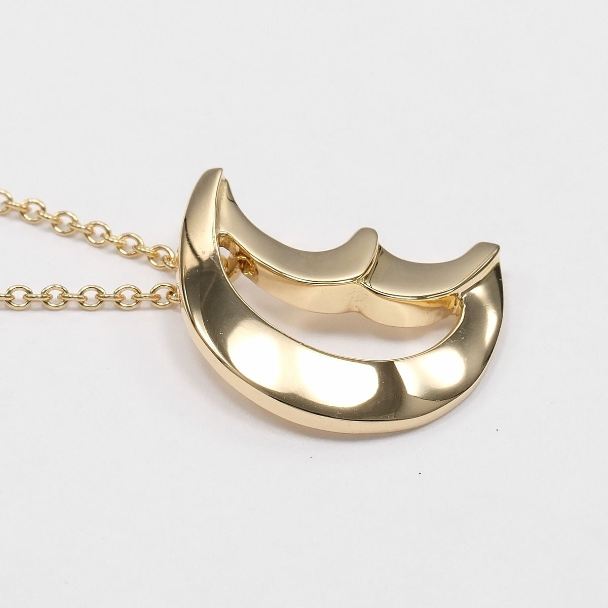 Tiffany & Co Crescent Moon 18k Yellow Gold Necklace — view 5