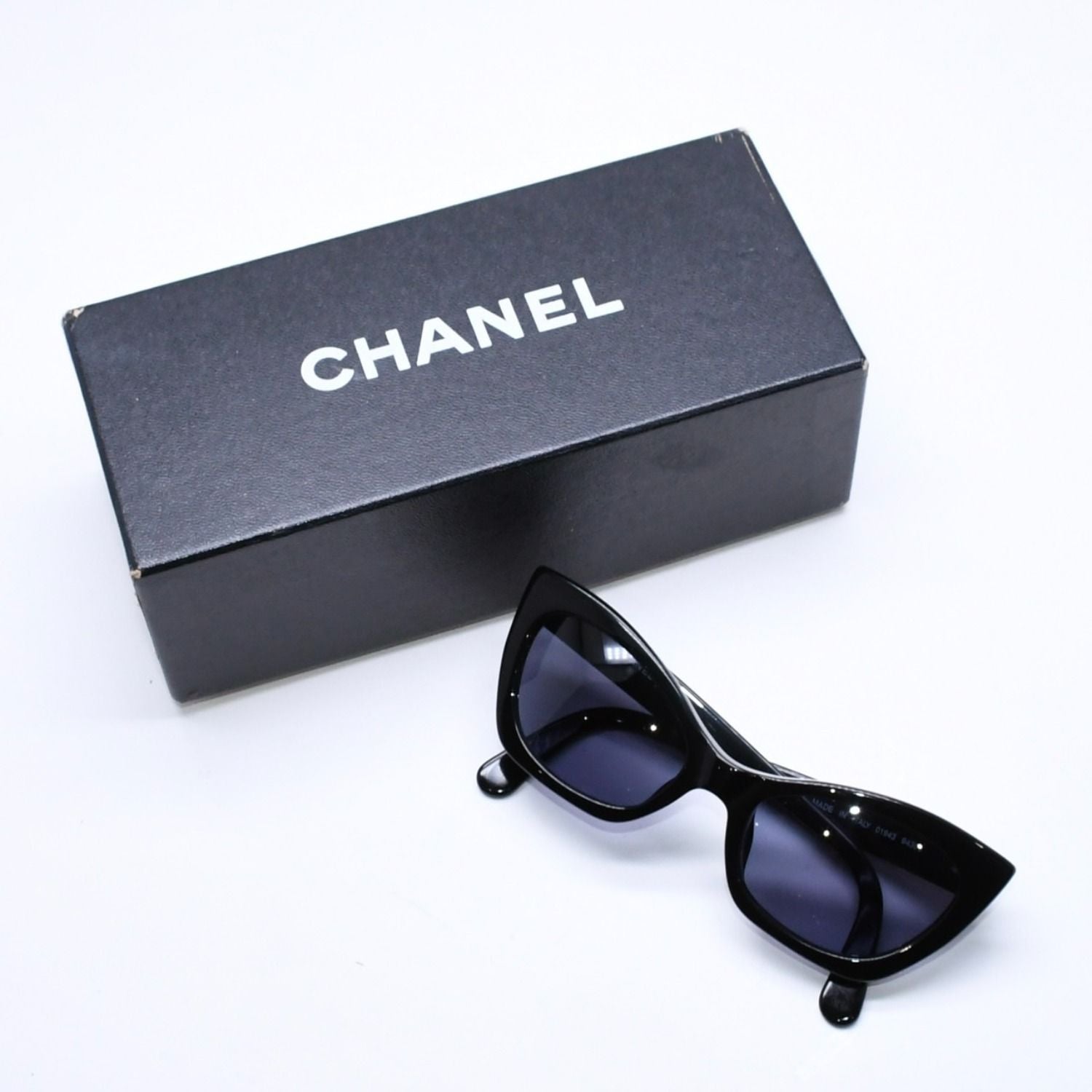 Chanel Cat's Eye Sunglasses Eyewear CC Logo Black Gold