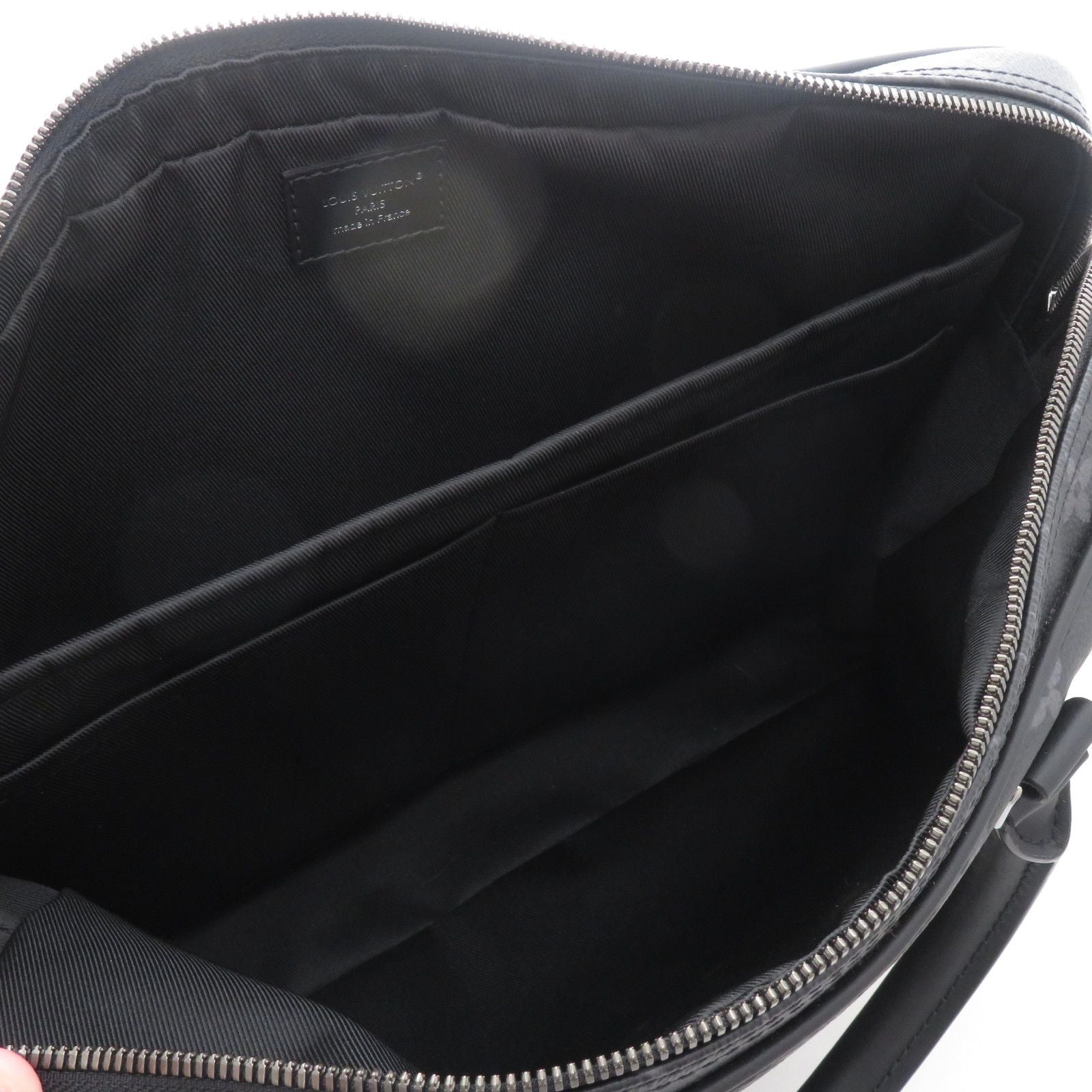 Louis Vuitton Porte Documents Voyage Mono Eclipse Monogram Black — view 8