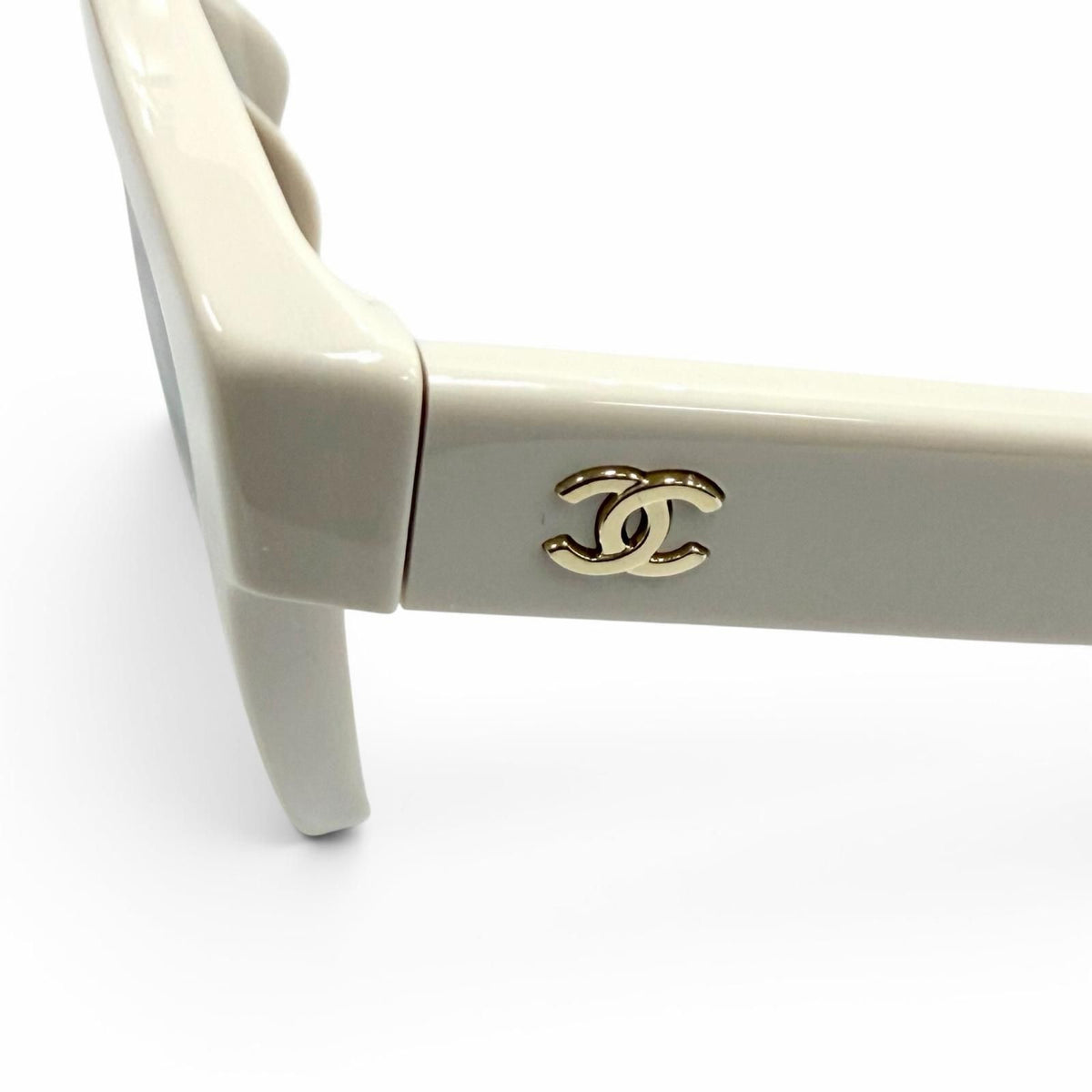 Chanel CC Logo Ball Chain Sunglasses Light Beige Eyewear — view 8