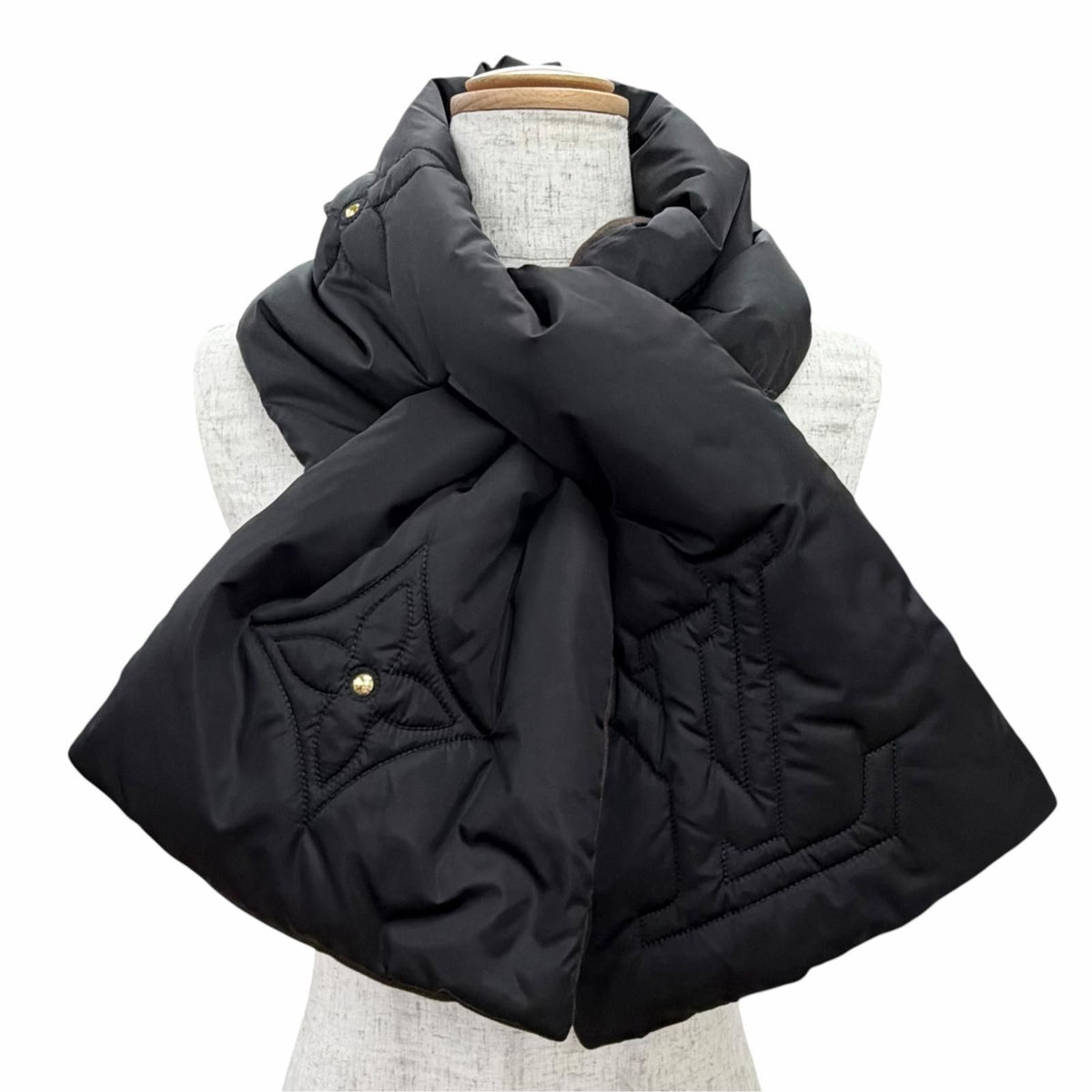 Louis Vuitton Echarpe Pillow Monogram LV Stitch Scarf Black Brown — view 3