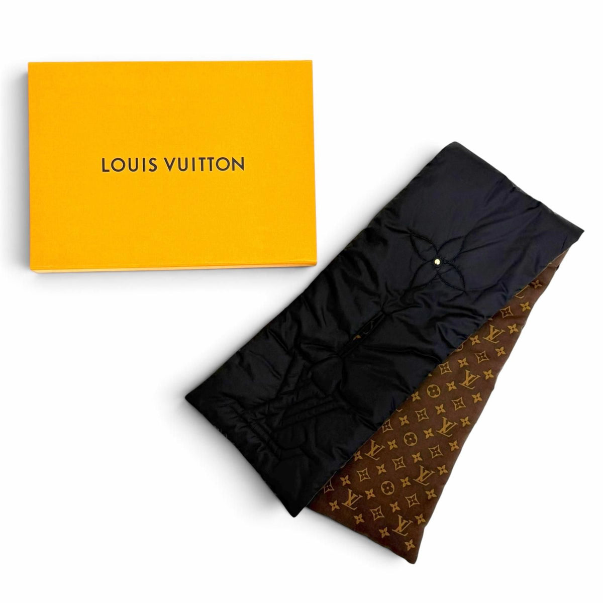 Louis Vuitton Echarpe Pillow Monogram LV Stitch Scarf Black Brown — view 2