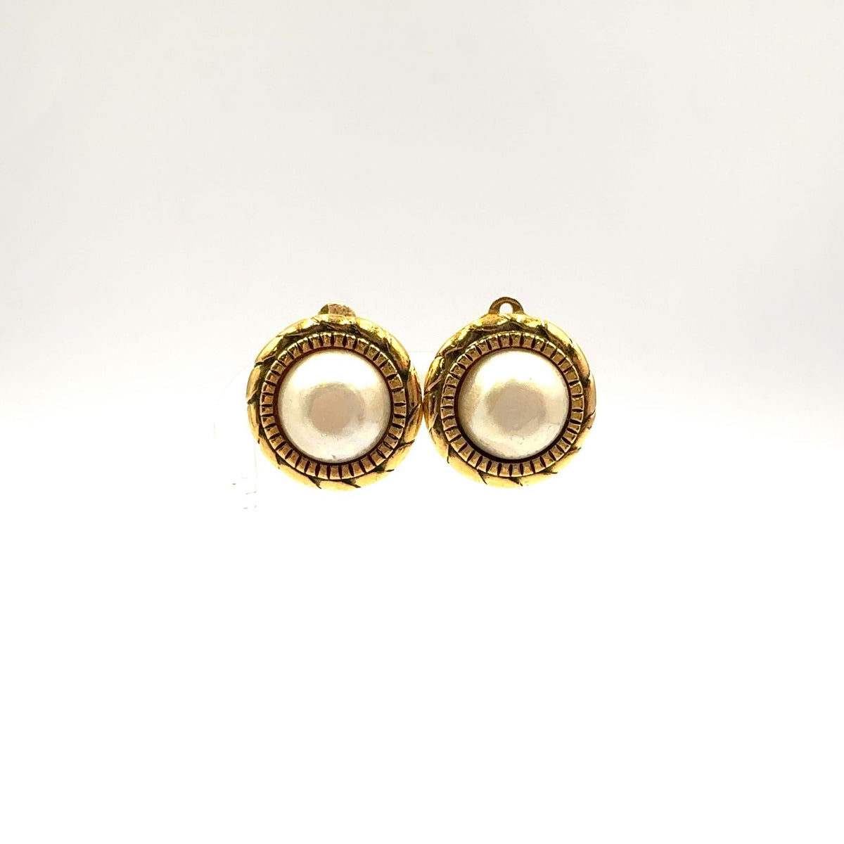 Chanel Pearl Motif Circle Faux Off White Gold Earrings