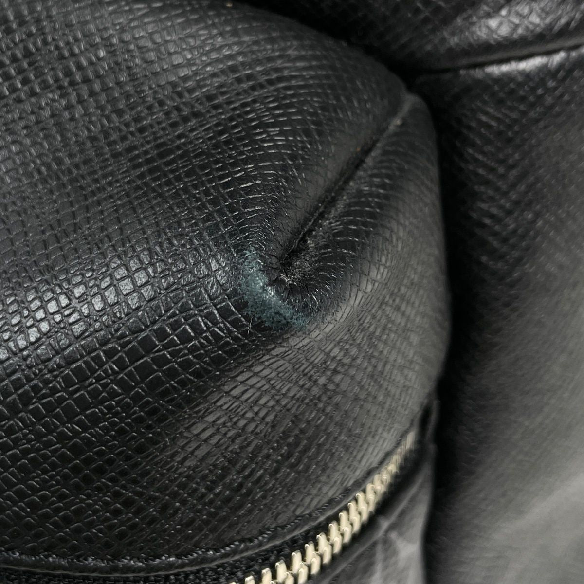 Louis Vuitton Discovery Backpack Taigarama Noir — view 5