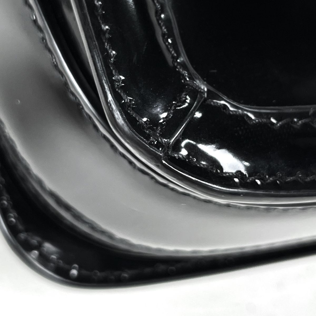 Saint Laurent Solferino Medium Shoulder Bag Patent Leather Black — view 3