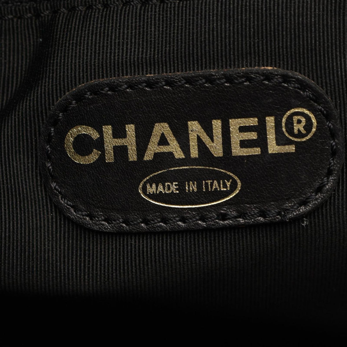 Chanel Shoulder Bag Big CC Logo Black Caviar Leather Chain — view 4