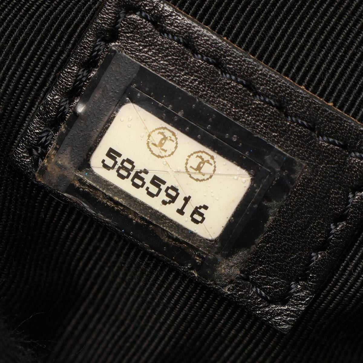 Chanel Shoulder Bag Big CC Logo Black Caviar Leather Chain — view 5