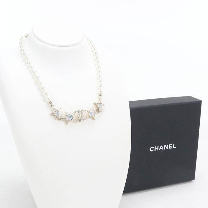 Chanel Pearl CC Logo Necklace Metal
