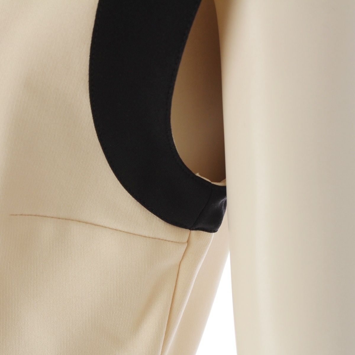Gucci Jersey GG Belted Sleeveless Dress White Black — view 6