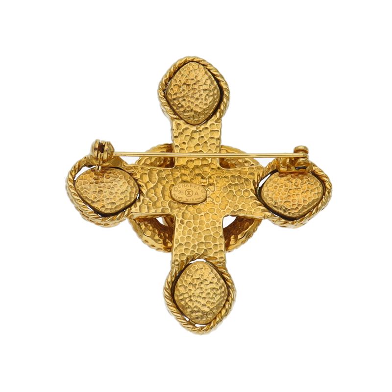 Chanel CC Logo Cross Motif Brooch Brass — view 3