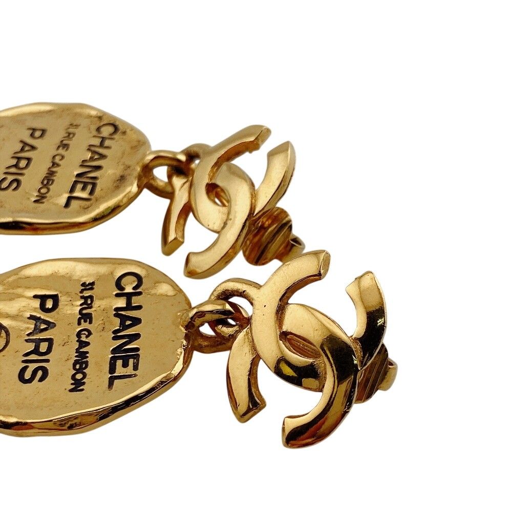 Chanel 31 Rue Cambon Earrings Gold — view 2