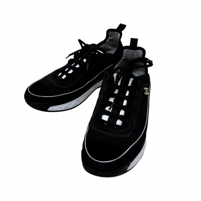 Chanel CC Logo Low-Top Sneakers Black White Suede Mesh