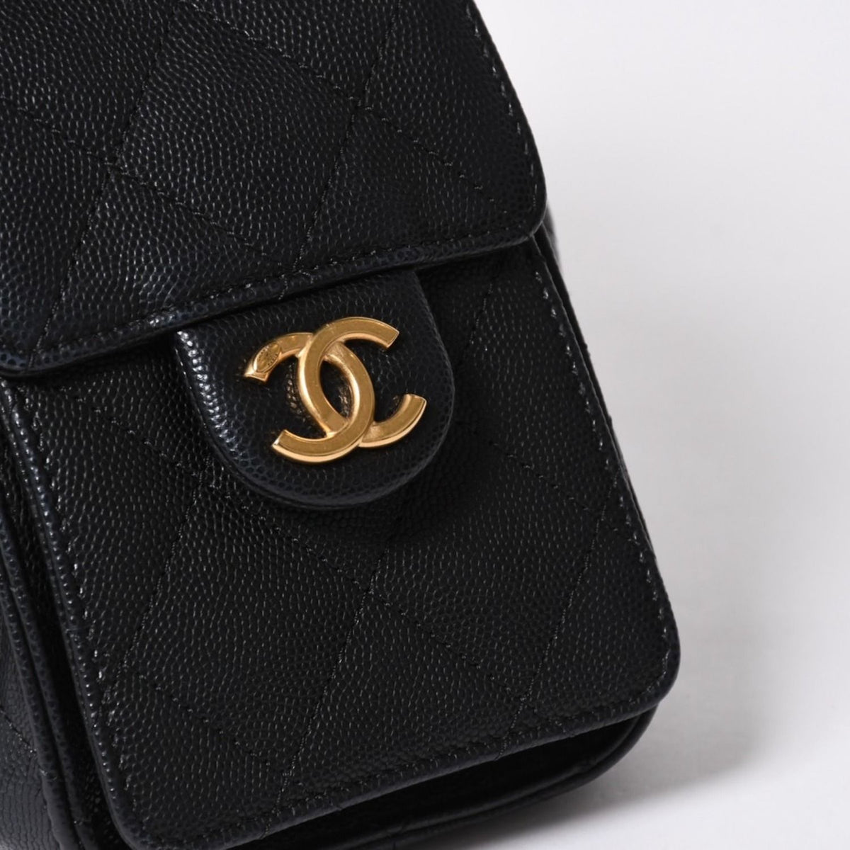 Chanel 25 Medium Chain Bag CC Logo Caviar Leather Black — view 7