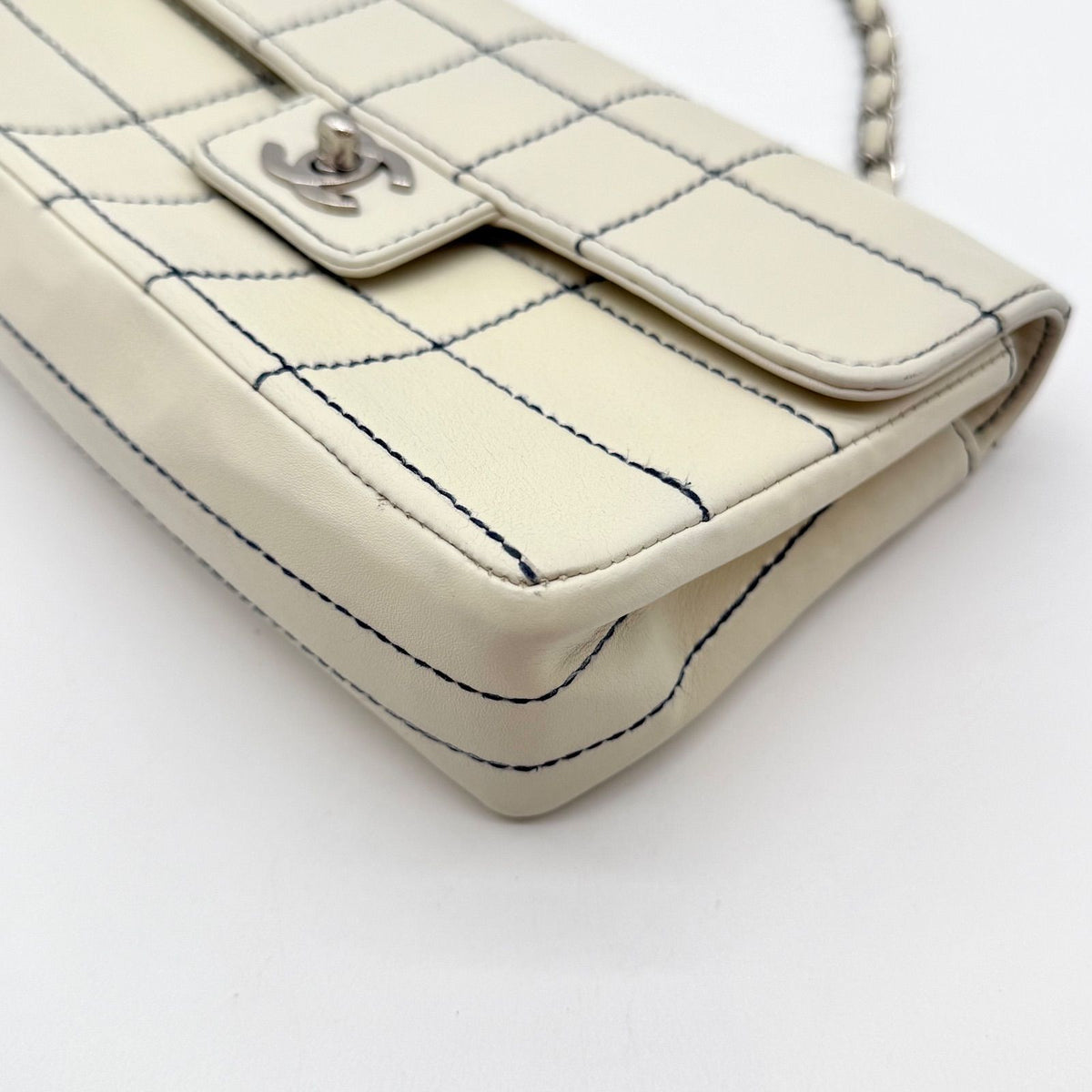 Chanel Choco Bar Shoulder Bag White Turnlock Stitch — view 8
