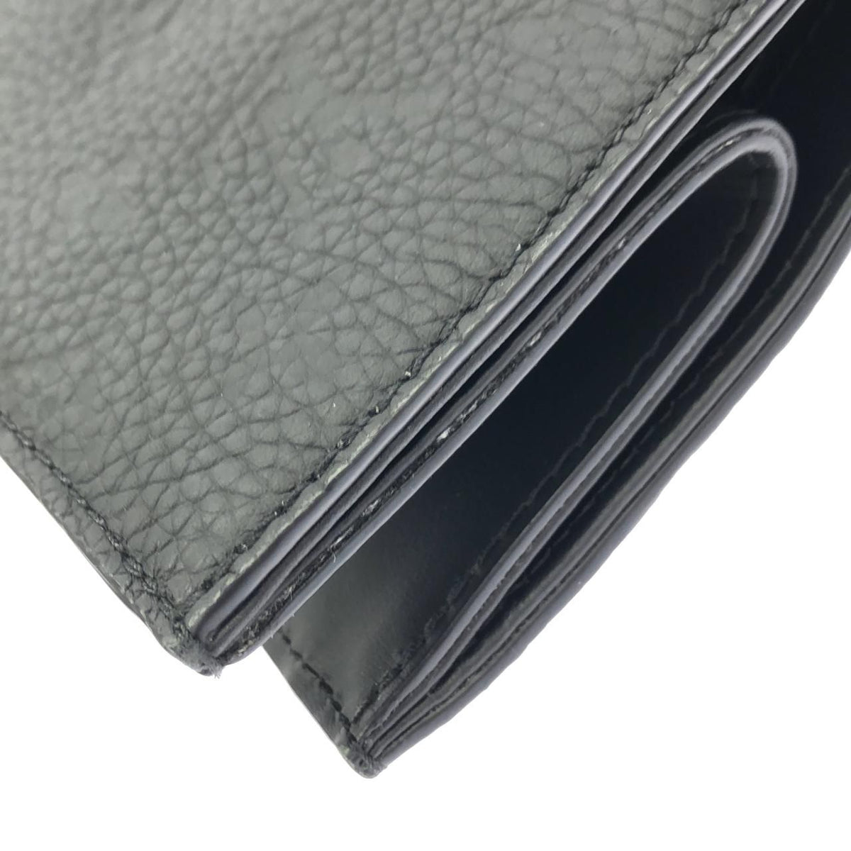 Louis Vuitton Taurillon Monogram Sac Plat Bag — view 7