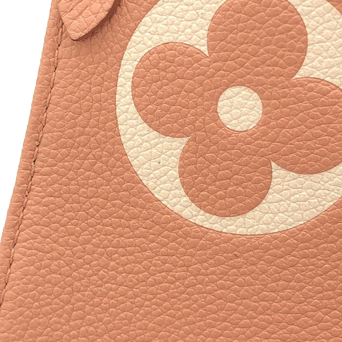 Louis Vuitton Bicolor Monogram Empreinte On The Go MM Bag — view 3