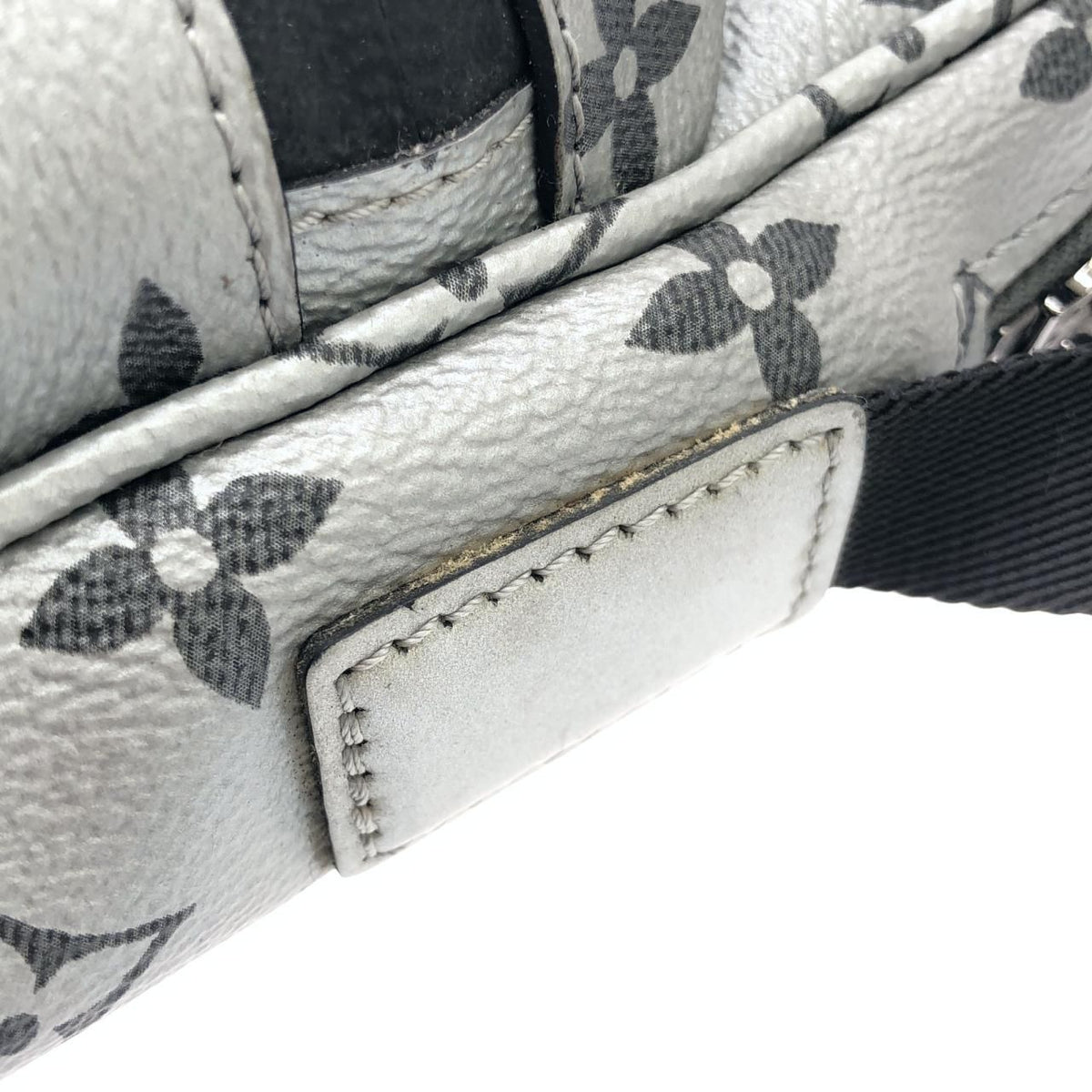 Louis Vuitton Monogram Silver Messenger PM Shoulder Bag — view 5