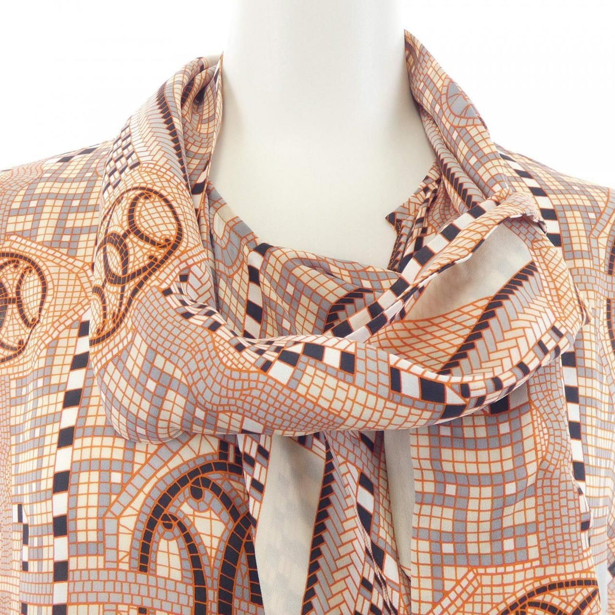 Hermes Dress Gray — view 6