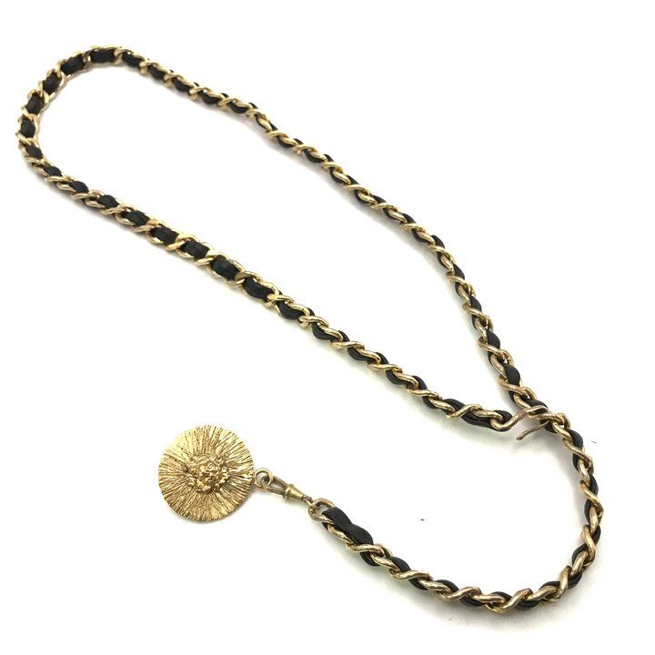 Chanel CC Logo Chain Belt Vintage Gold — view 2