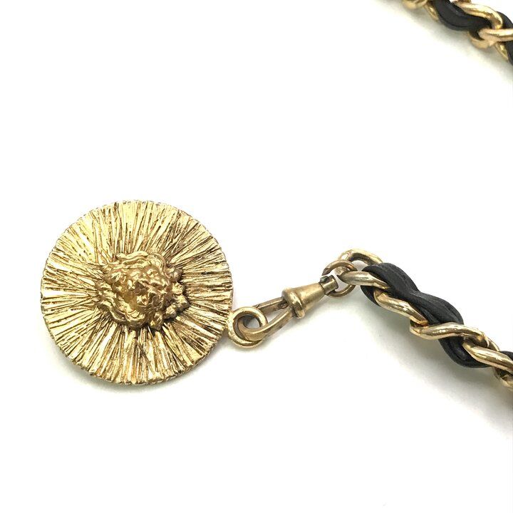 Chanel CC Logo Chain Belt Vintage Gold — view 4