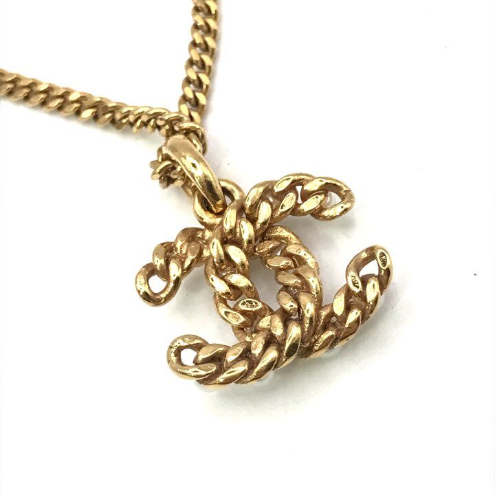 Chanel CC Logo Pearl Necklace Gold — view 3