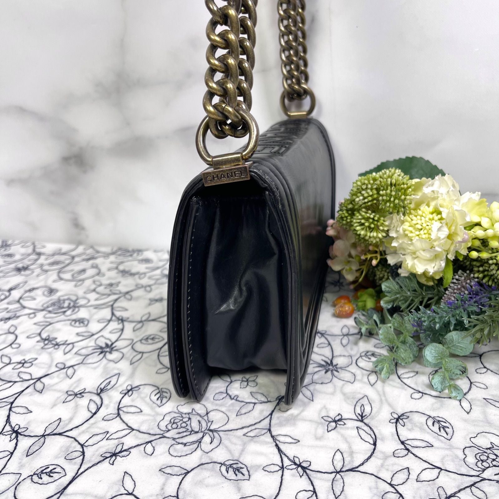 Chanel Boy Chain Shoulder Bag Logo — view 7