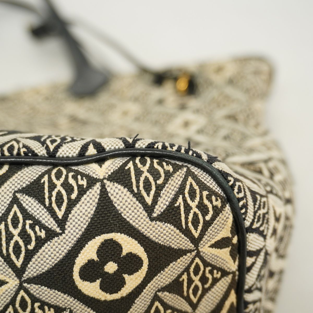 Louis Vuitton Tote Monogram Jacquard Neverfull MM Black Gray — view 6
