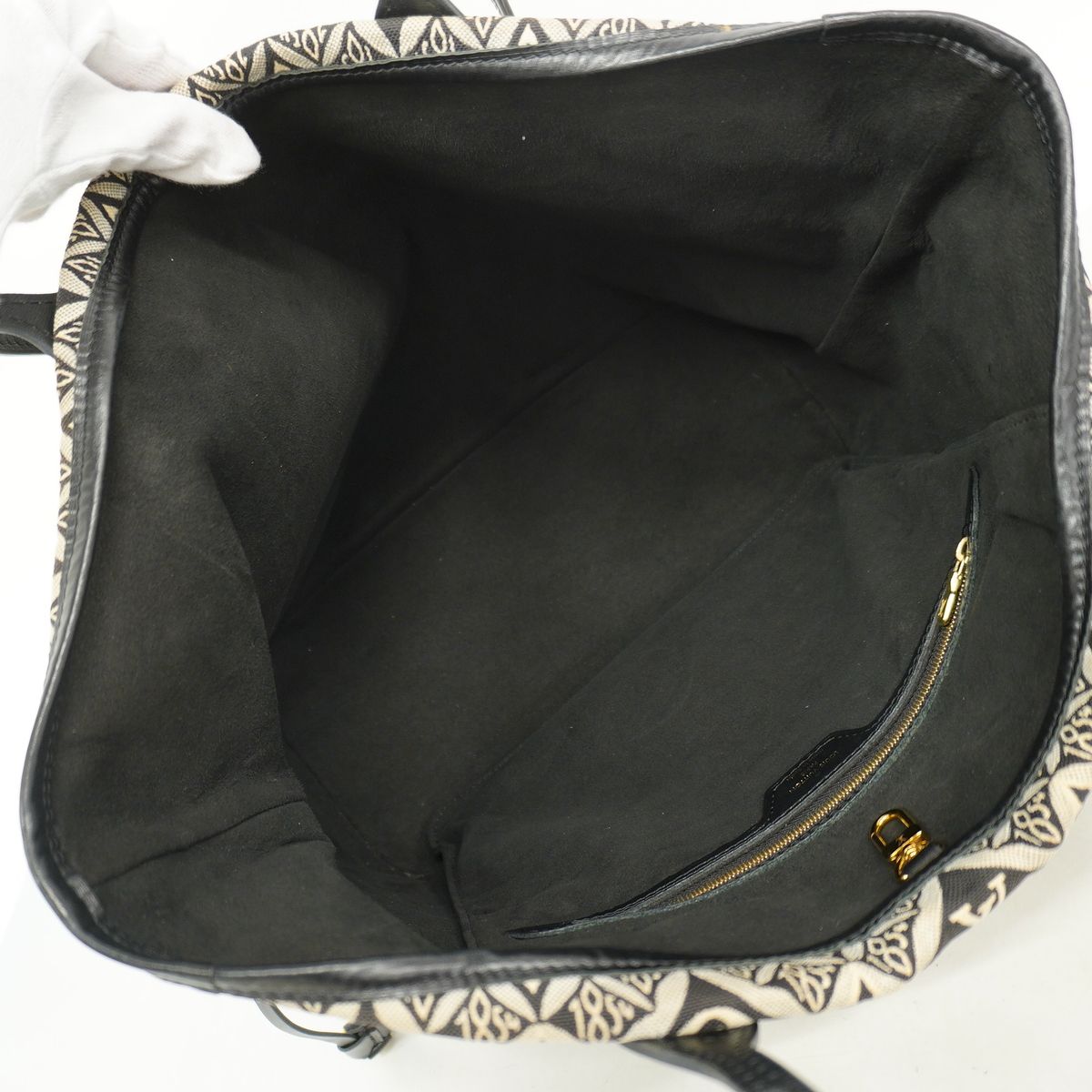 Louis Vuitton Tote Monogram Jacquard Neverfull MM Black Gray — view 4