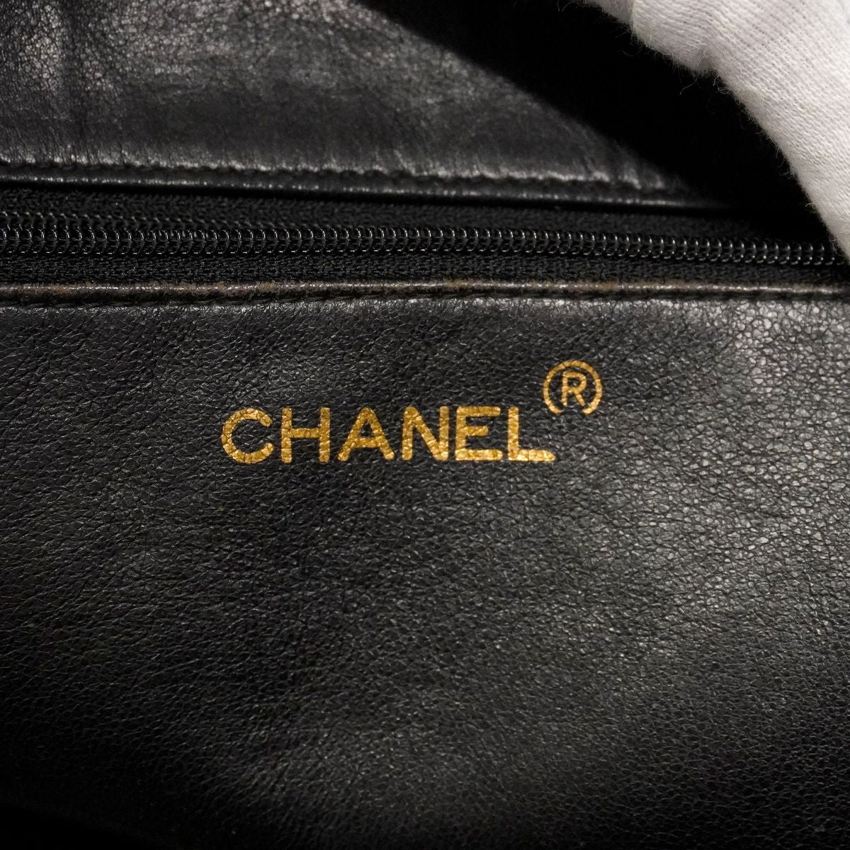 Chanel Chain Tote Lambskin Black Gold — view 5