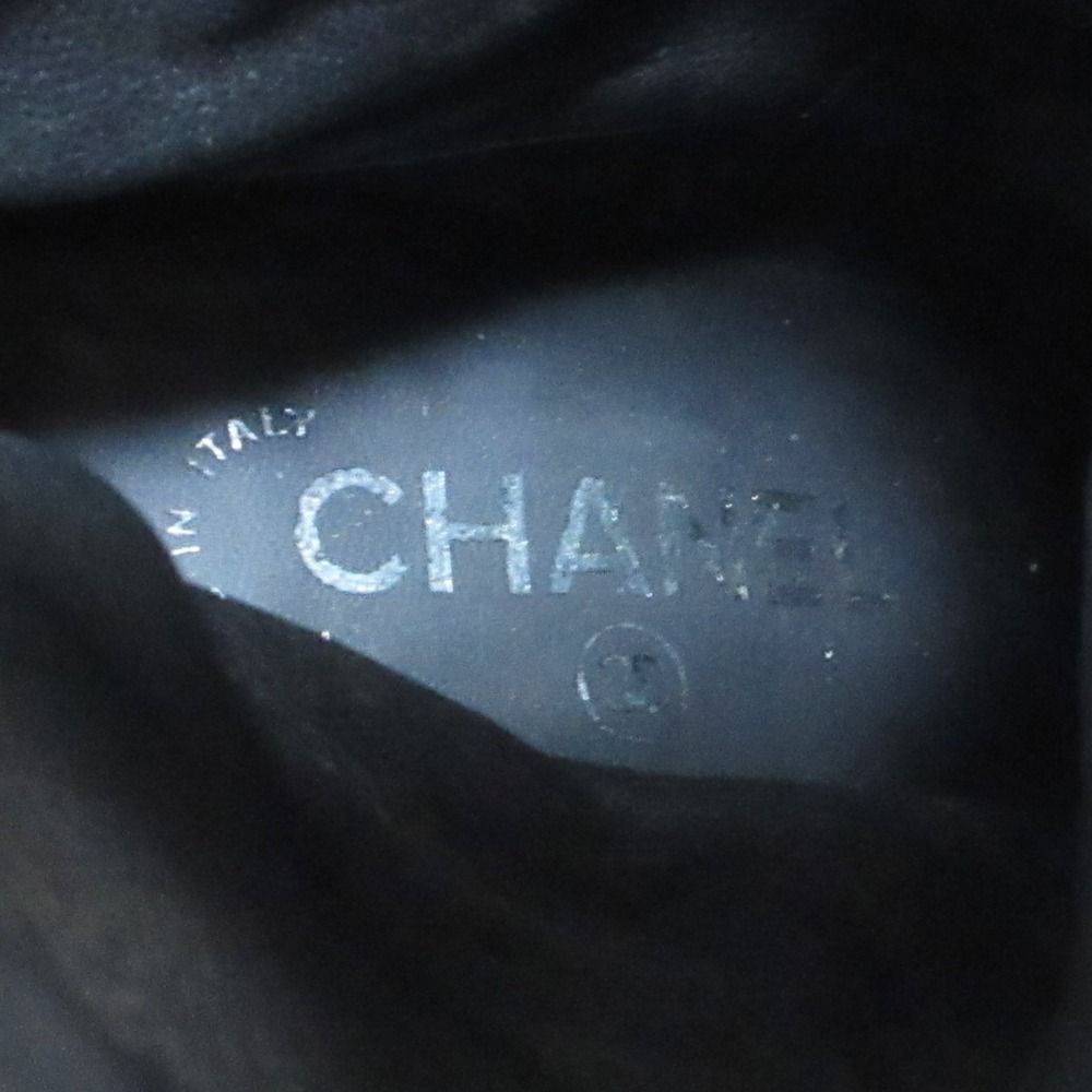 Chanel CC Logo Chain Decoration Leather Short Boots Small Black — view 5