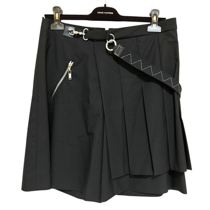 Louis Vuitton Wrap Pleats Strap Shorts Black