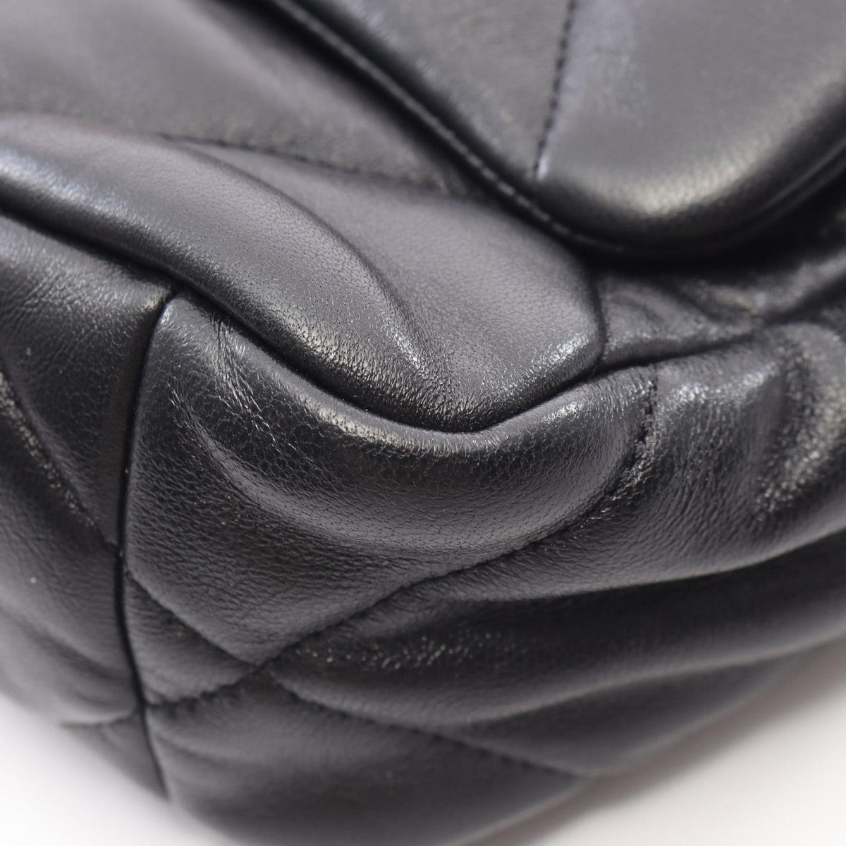 Chanel Shoulder Bag 19 Dixneuf Quilted 2-Way Black Lambskin Chanel 19 Chain — view 6
