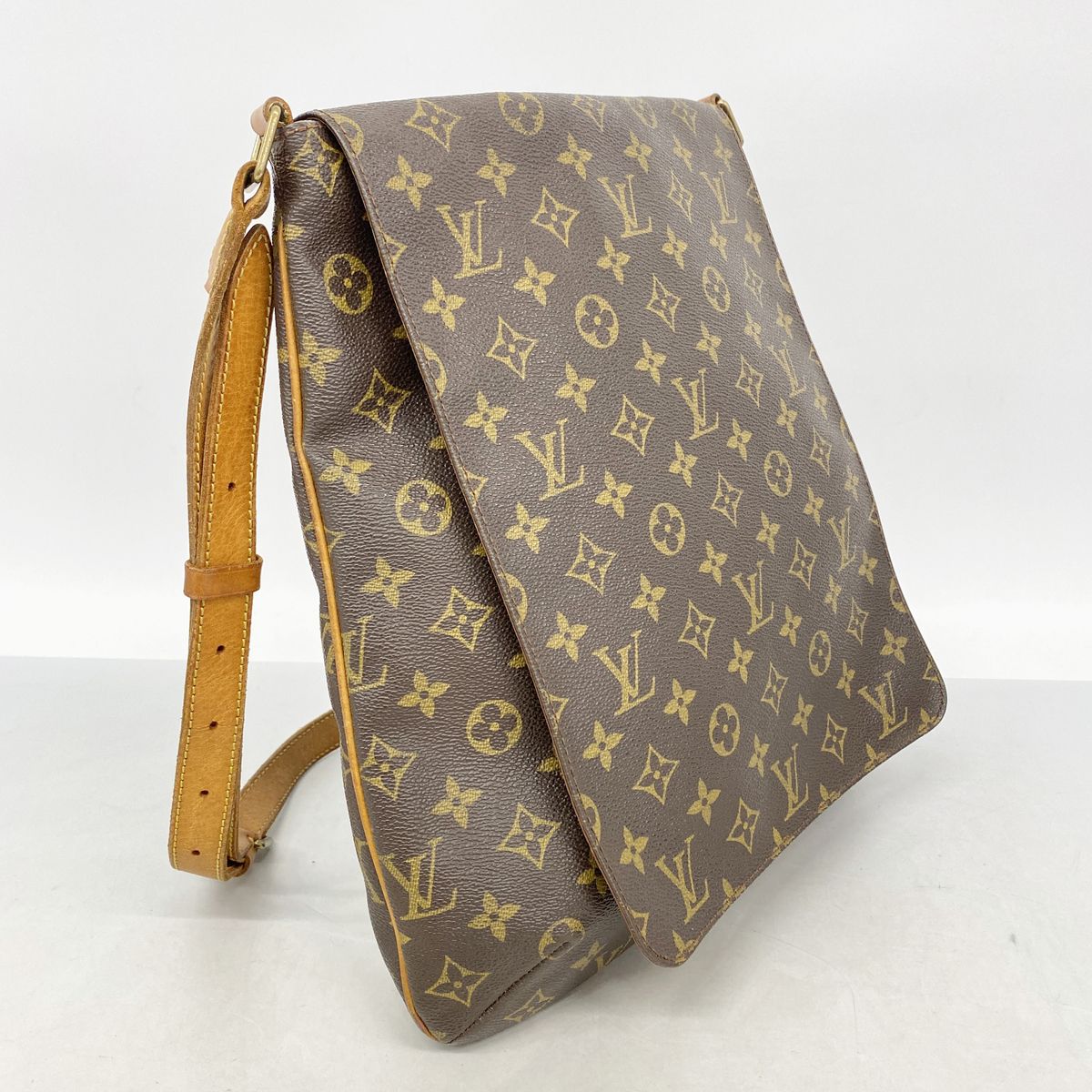 Louis Vuitton Shoulder Bag Monogram Musette Brown — view 2