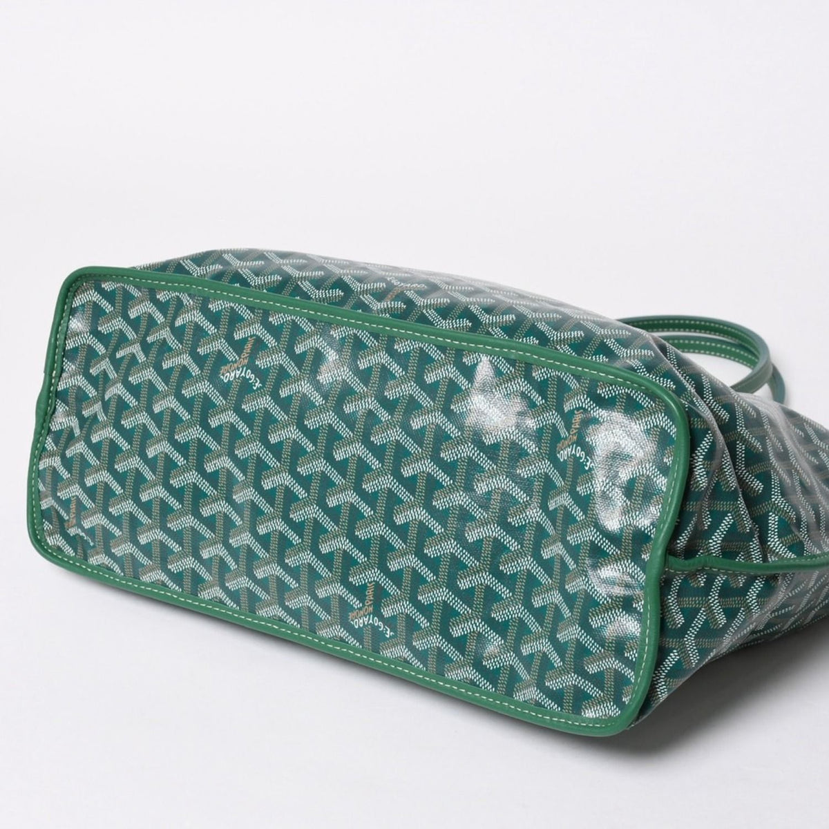 Goyard Reversible Tote Anjou PM Leather Green — view 8
