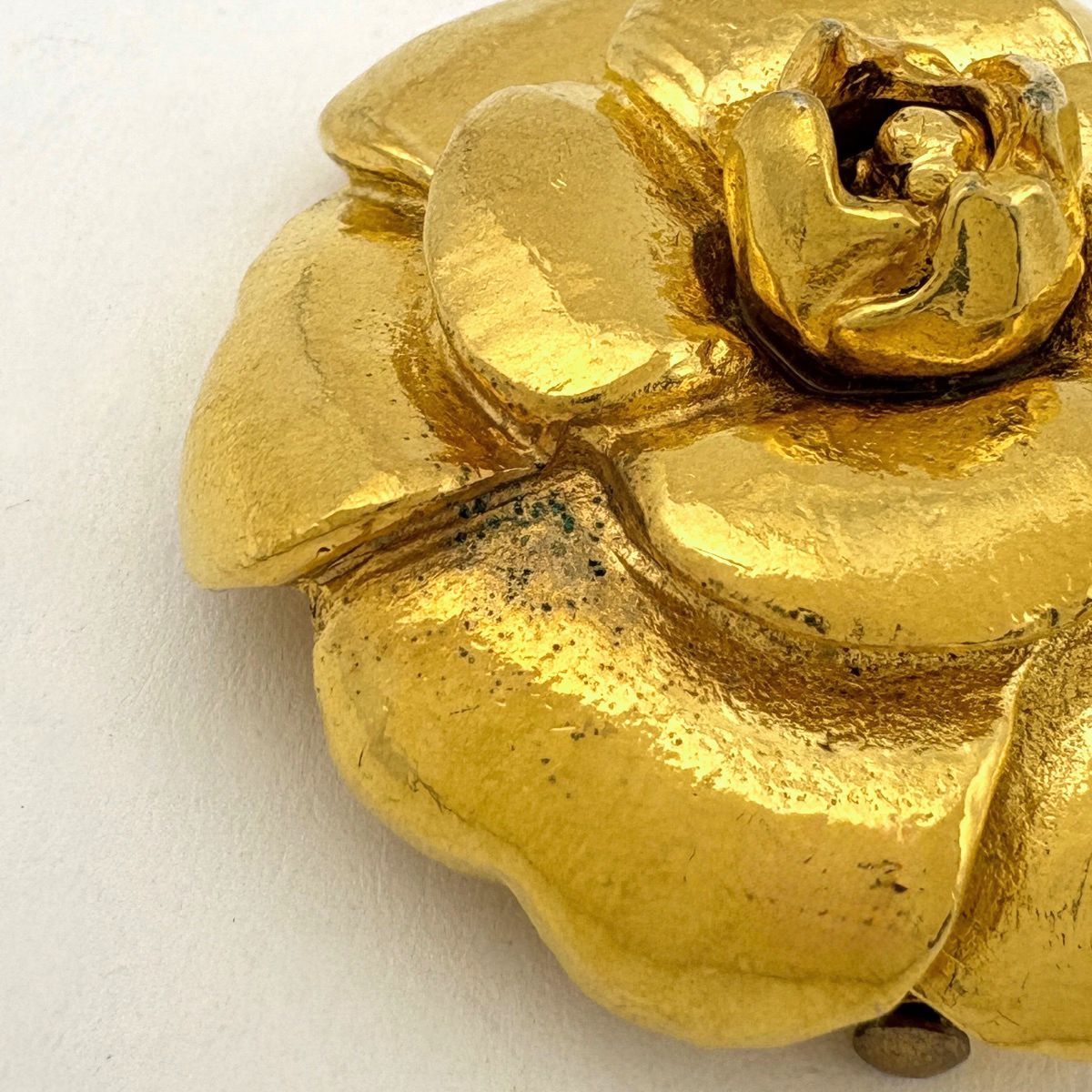 Chanel Brooch Camellia Gold Plated — view 5