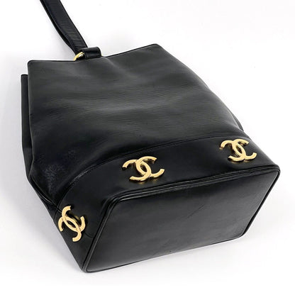 Chanel Shoulder Bag CC Logo Leather Black — view 2