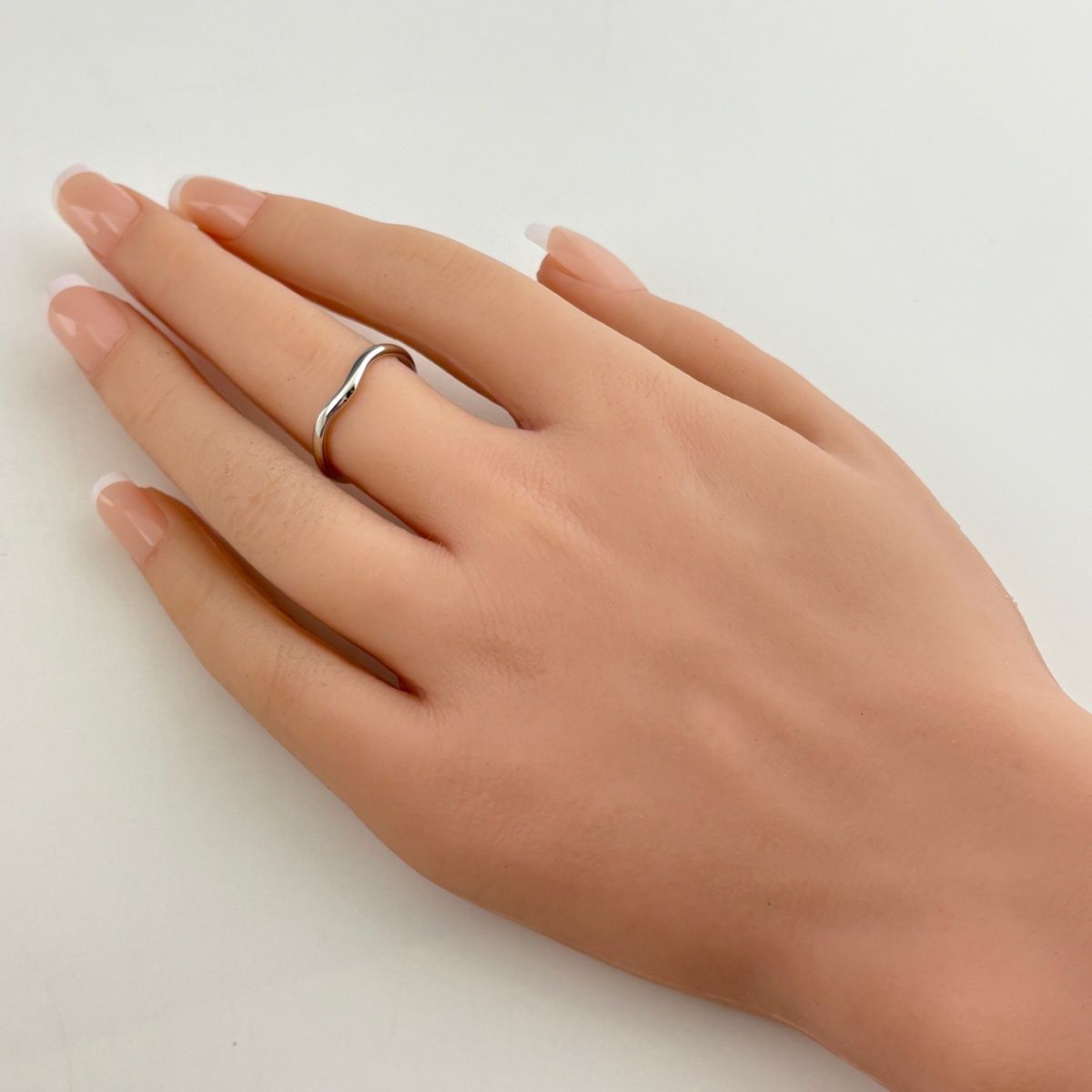Tiffany & Co Curved Band Platinum Ring Elsa Peretti — view 3