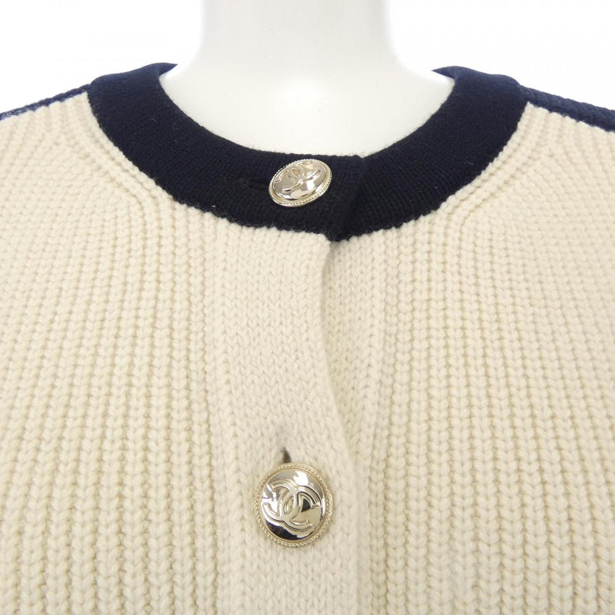 Chanel Cardigan Black — view 6
