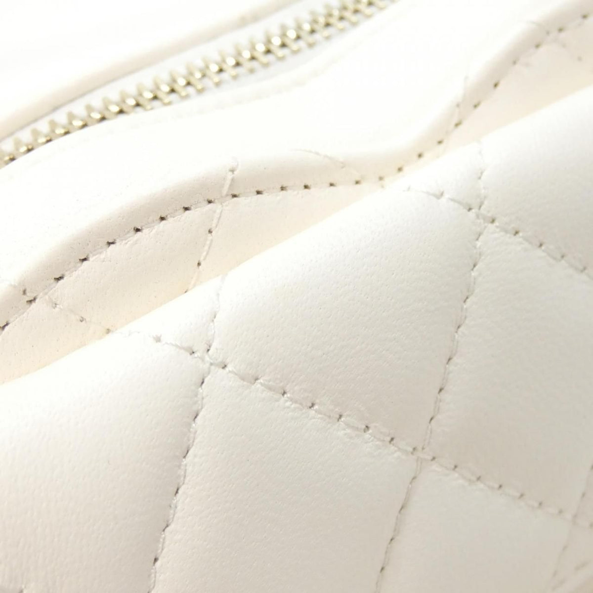 Chanel Shoulder Bag White — view 5