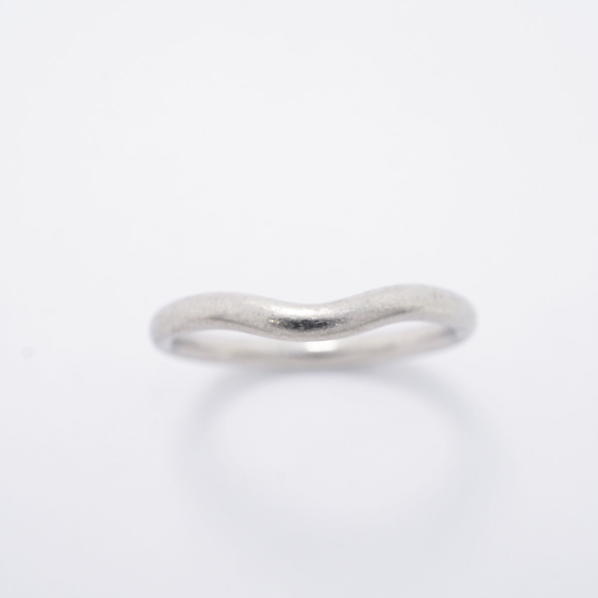 Tiffany & Co Ring Curved Band Platinum — view 2