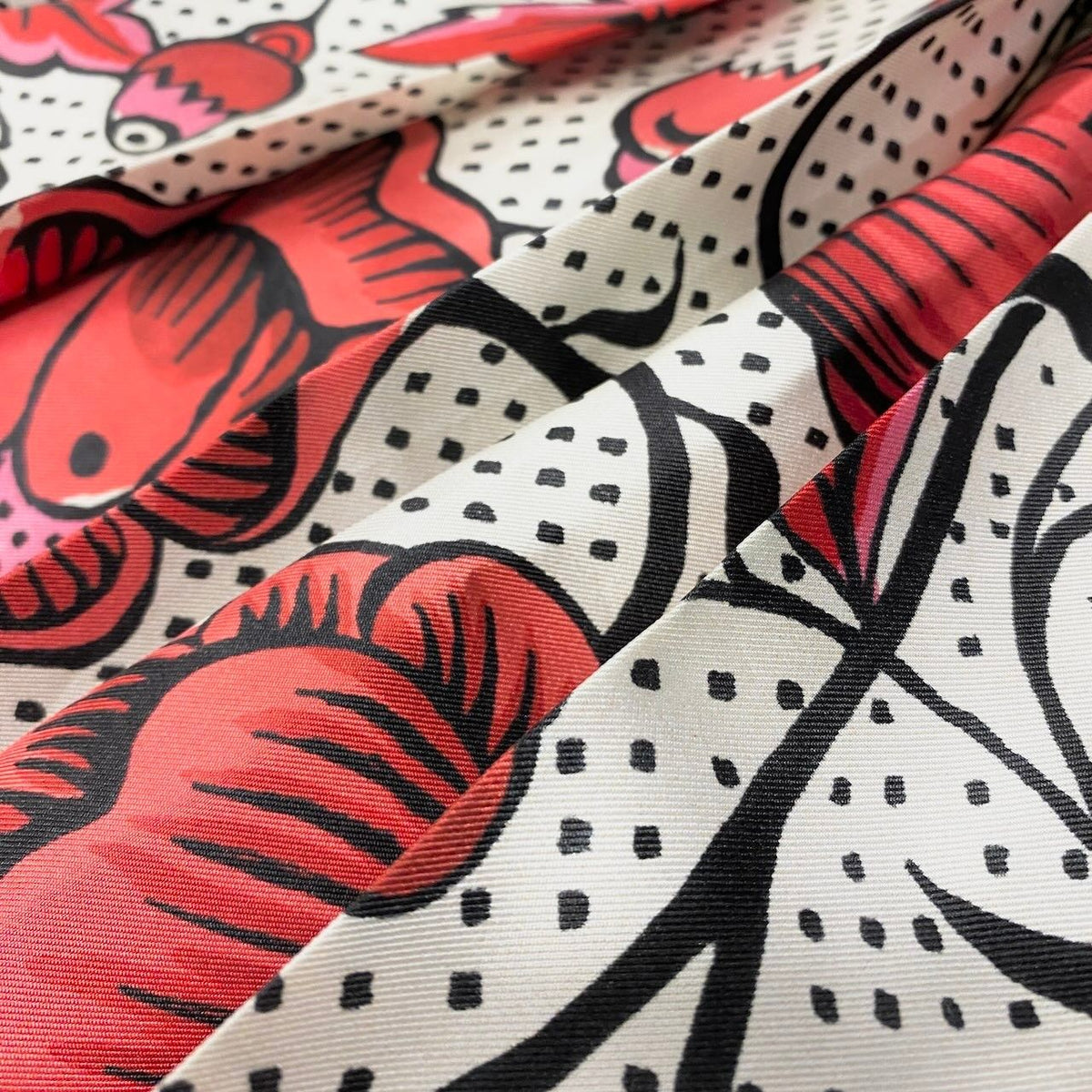Gucci Floral Pleated Long Skirt Retro Modern All Over Print Rosso Red Silk — view 8