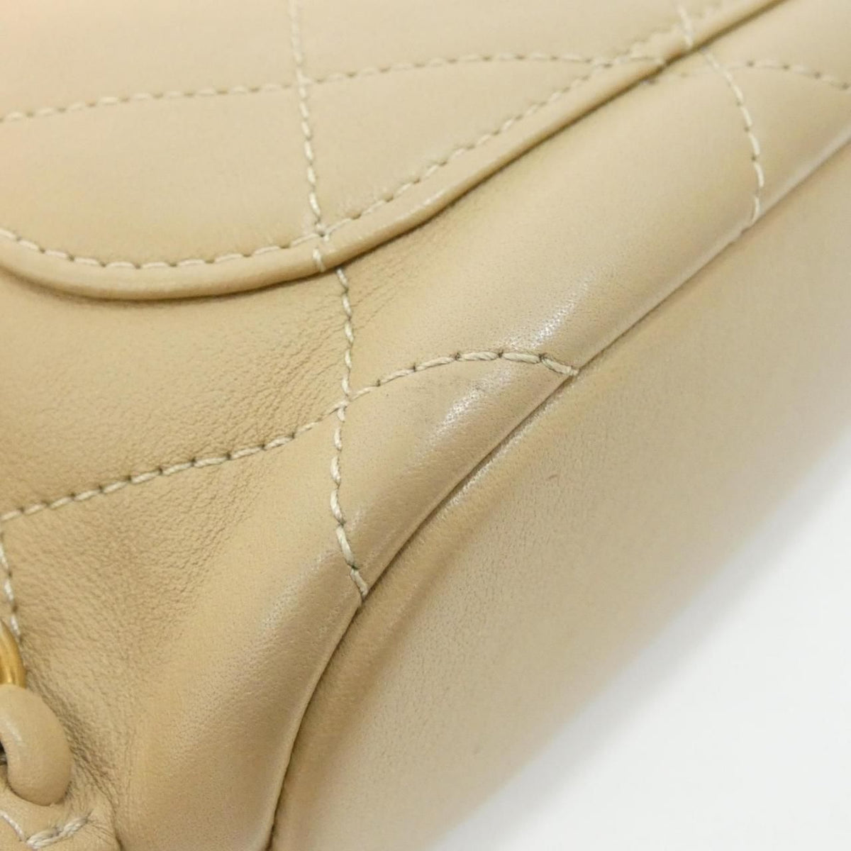 Chanel Shoulder Bag Beige — view 3