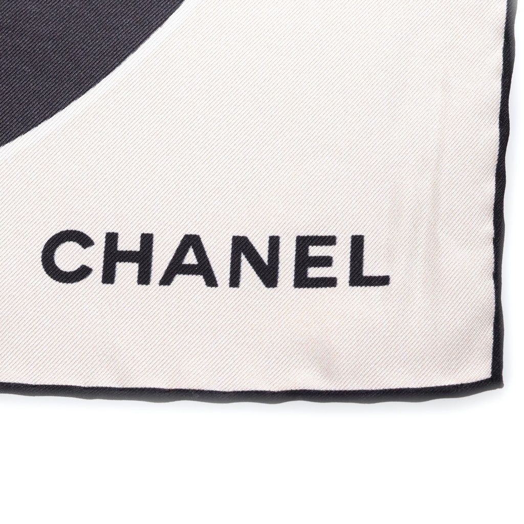 Chanel CC Logo Icon Scarf CC Silk White — view 5