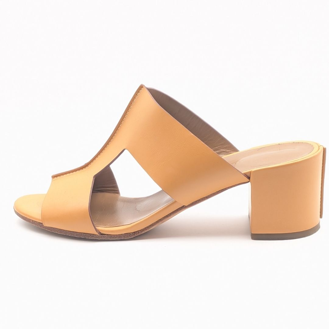 Hermes Ostia Sandals Heels Leather Beige — view 2