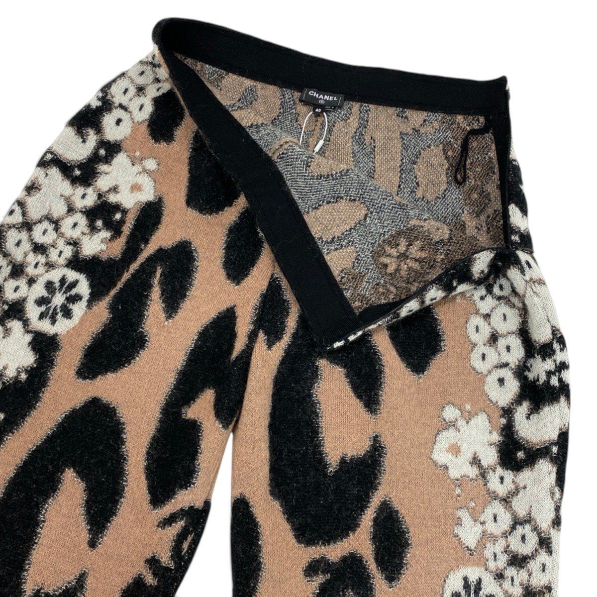Chanel 23A Flare Knit Pants Cashmere Mix Brown Black White — view 6