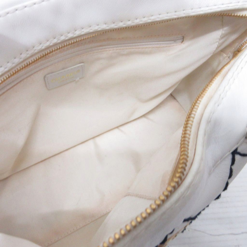 Chanel Wild Stitch CC Logo Handbag Gold Leather White — view 6