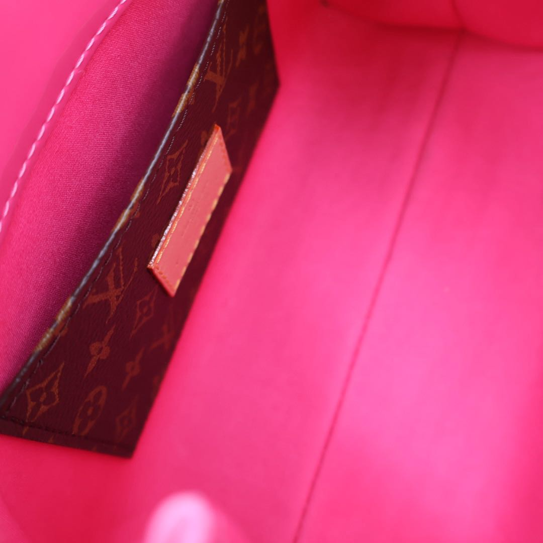 Louis Vuitton Monogram Vernis Reade PM 2-Way Shoulder Bag — view 6