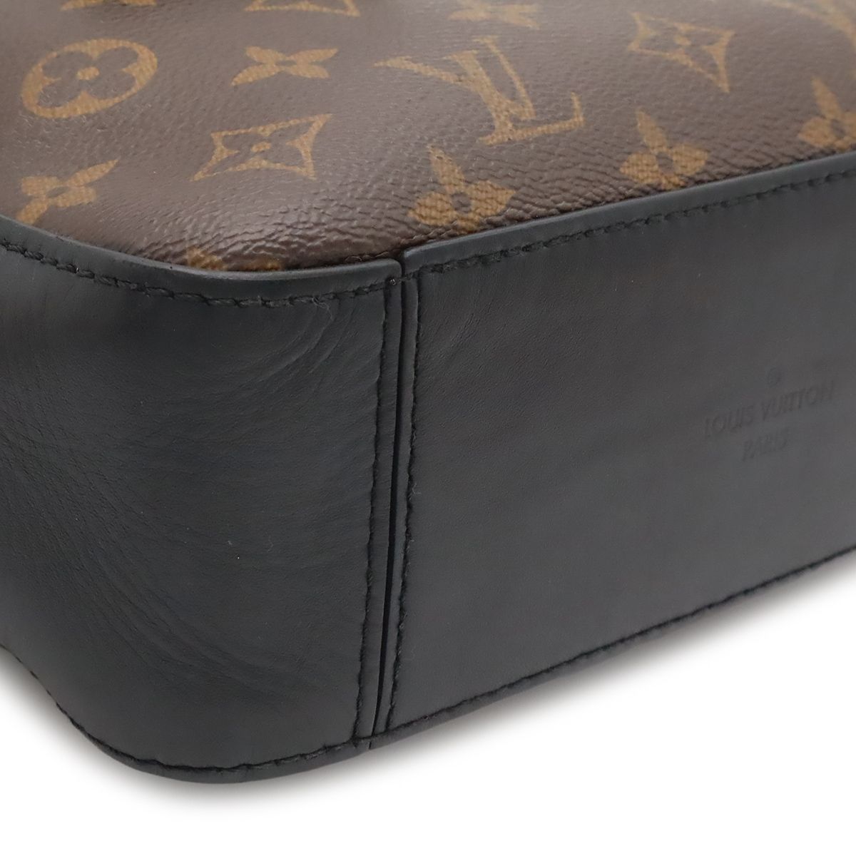 Louis Vuitton Monogram Saintonge Shoulder Bag Pochette 2-Way Tassel Noir Black — view 3