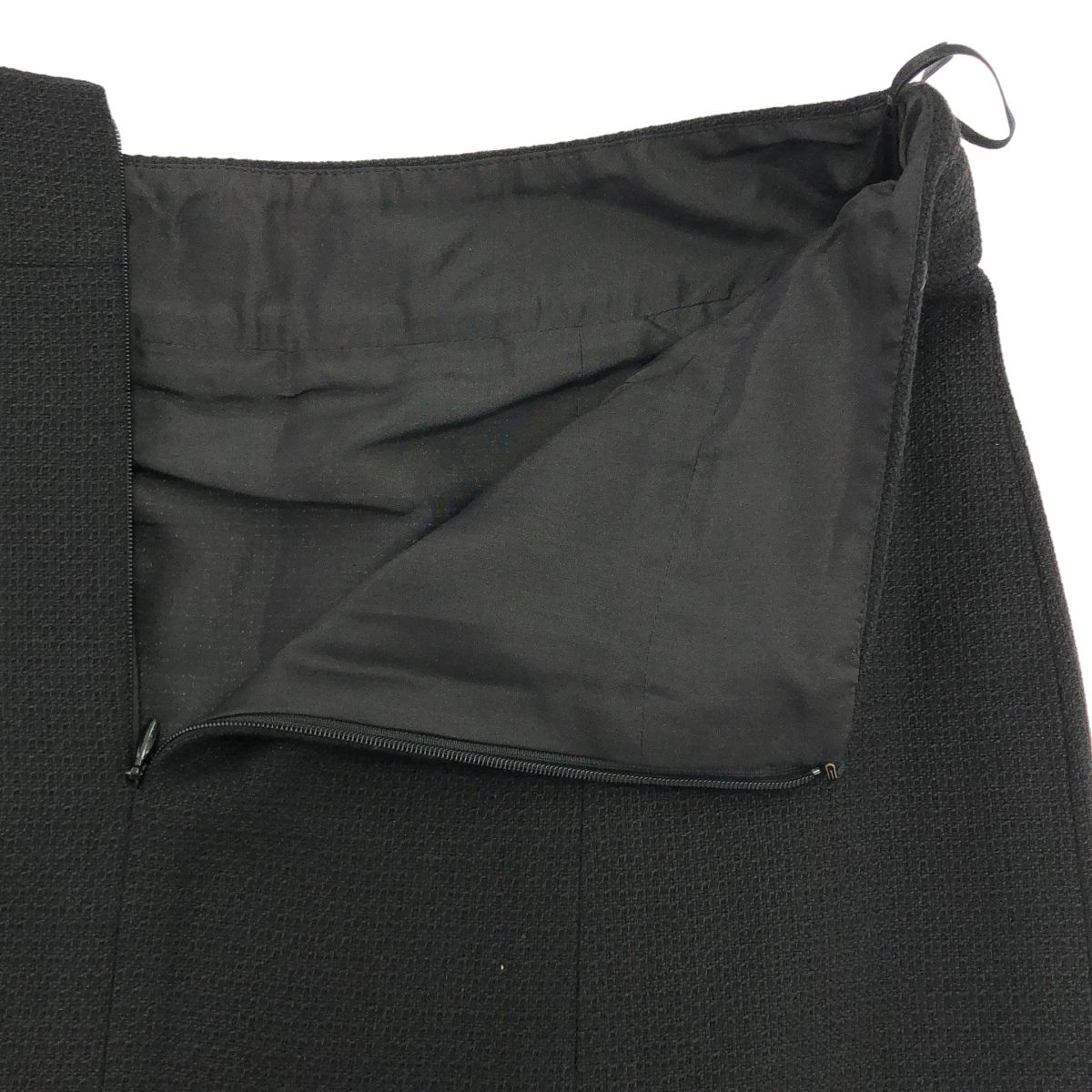 Chanel CC Logo Wool Silk Skirt Black 36 — view 4